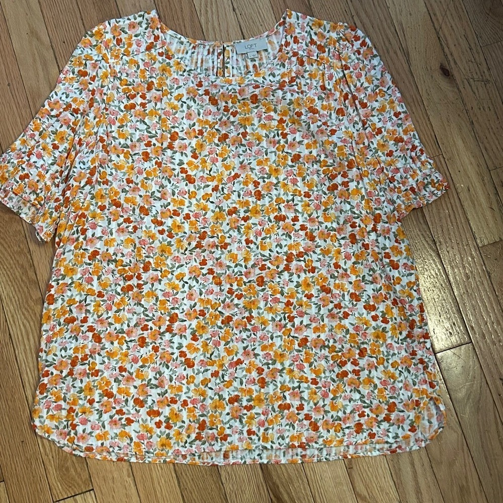 LOFT‎ Floral Ruffle Sleeve Top Womens Size Large Blouse Keyhole Back Lightweight